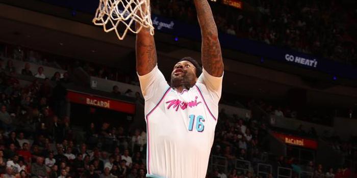  阿德巴约25+20热火轻取奇才  