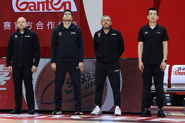  里昂主教练突然辞职，助教暂代帅位  